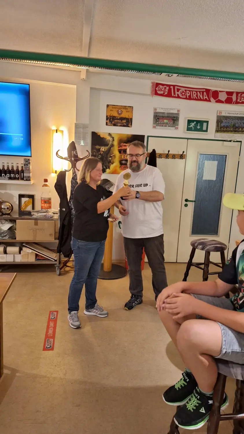 Sportgaststätte SV Grün-Weiß Pirna - Gebäude Vorderansicht